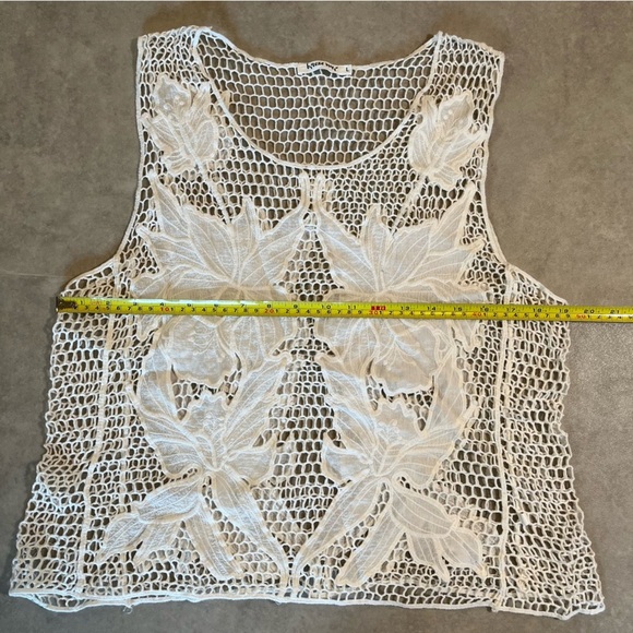 Elegant off-White Lace Sleeveless Top. Breeze Ever. Large. - Picture 4 of 4